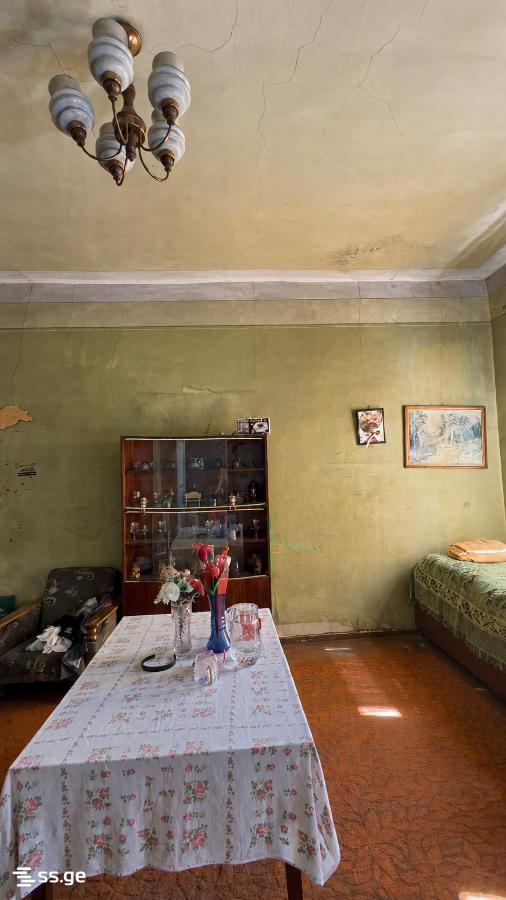 8 Room Private House For Sale view 4