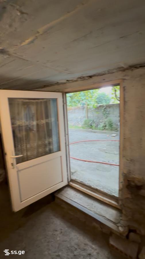 8 Room Private House For Sale view 10