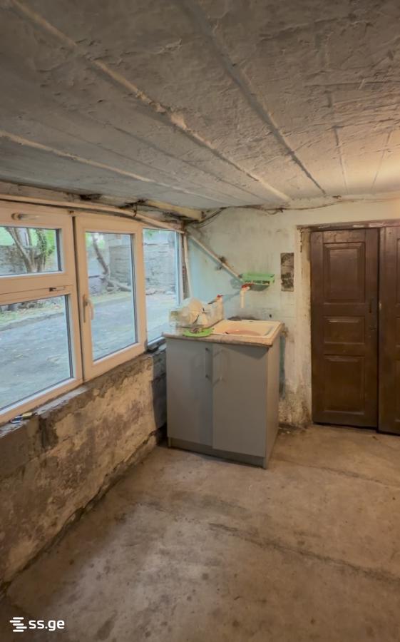 8 Room Private House For Sale view 5