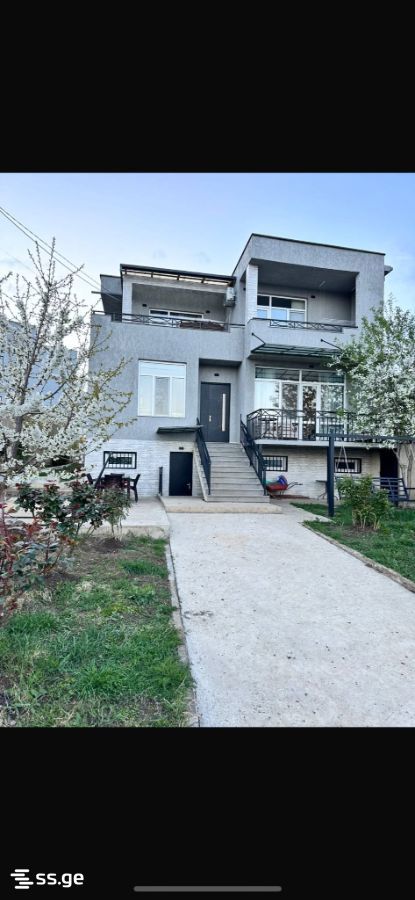 6 Room Private House For Sale view 1