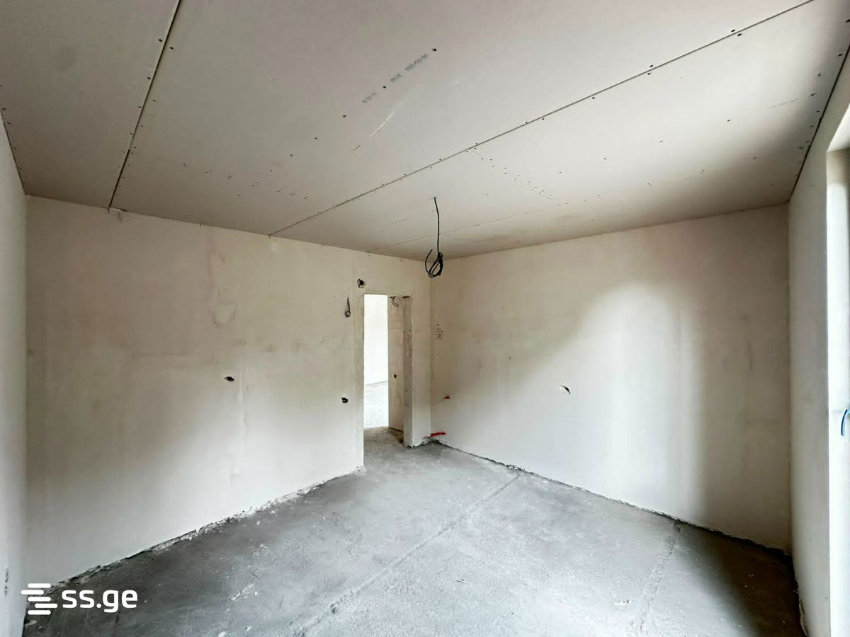 4 Room Private House For Sale view 11