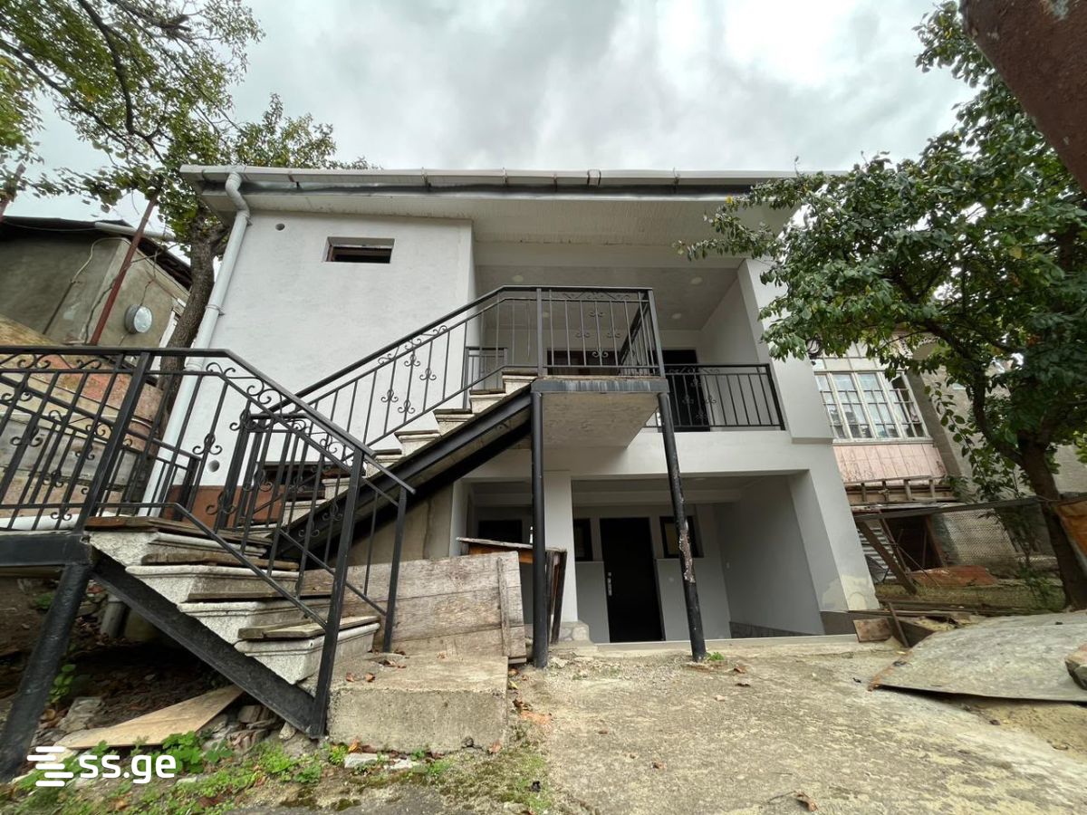 5 Room Private House For Sale view 3
