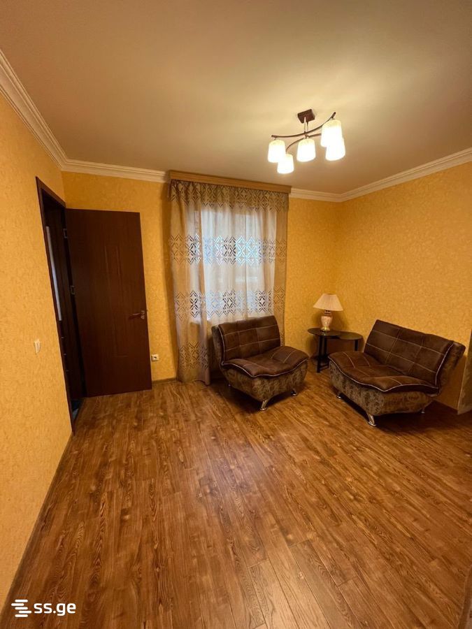 5 Room Private House For Sale view 4