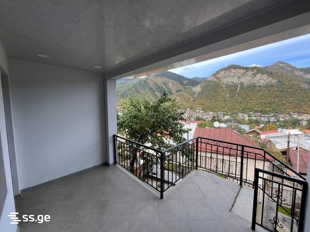 5 Room Private House For Sale view 2