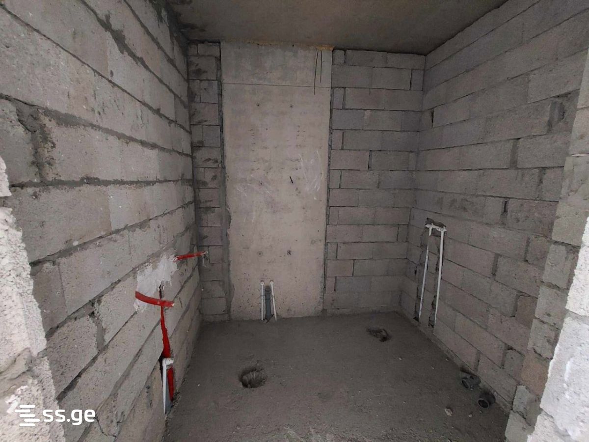 1 Room Flat For Sale view 2