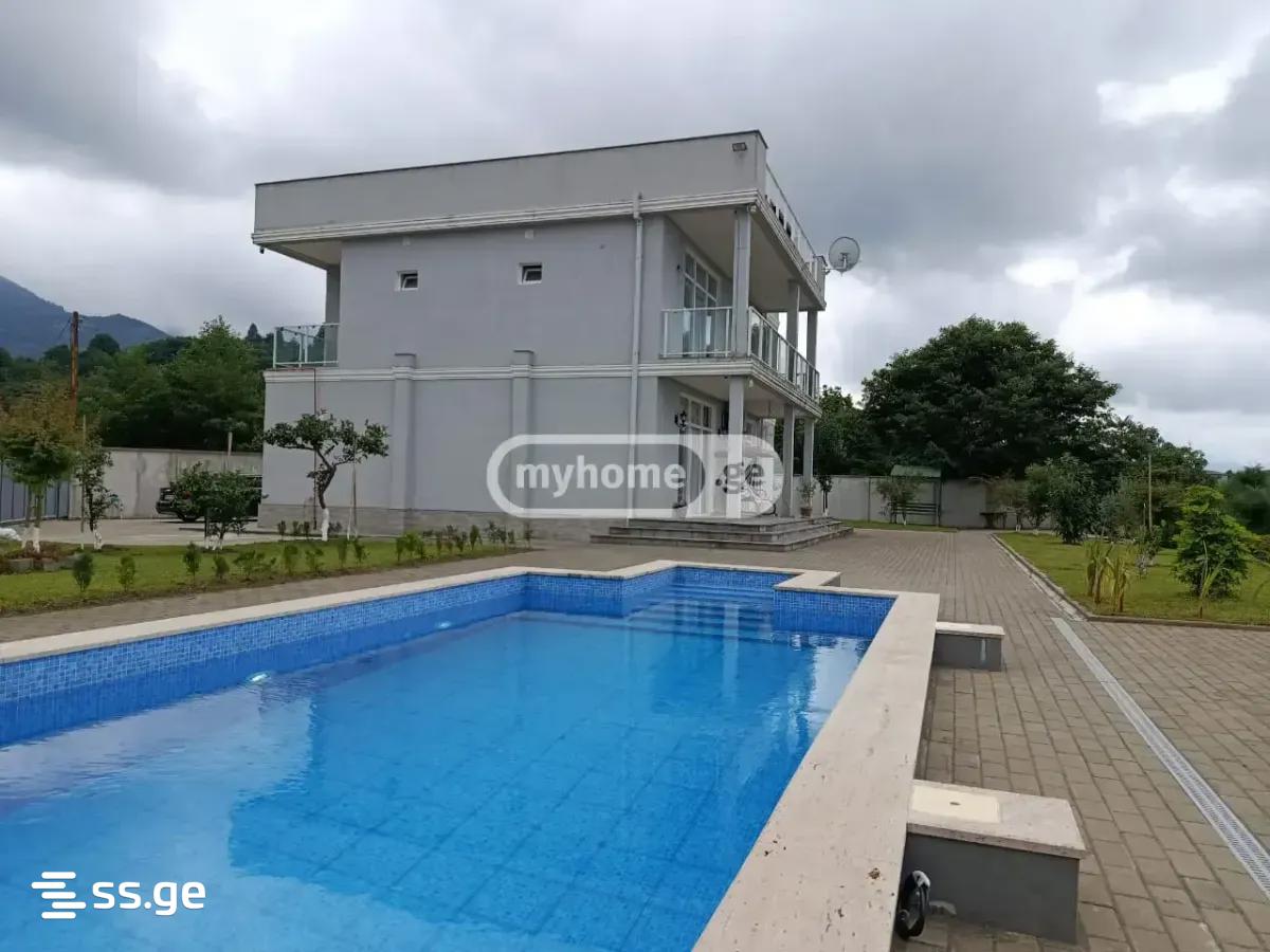 6 Room Private House Daily Rent. Batumi view 1