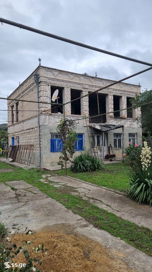 8 Room Private House For Sale view 6