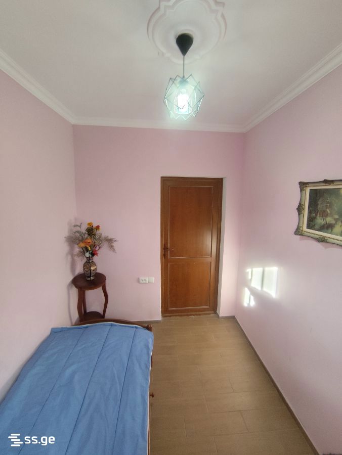 4 Room Private House For Sale view 3