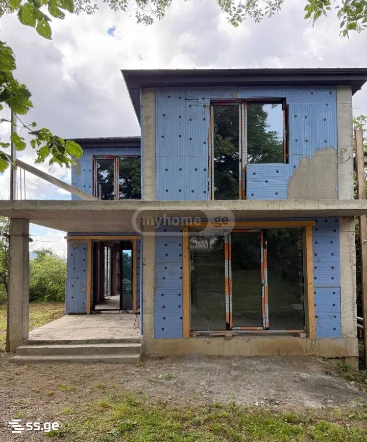 5 Room Private House For Sale view 2