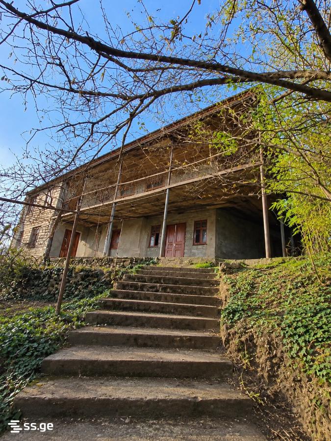 6 Room Private House For Sale view 3
