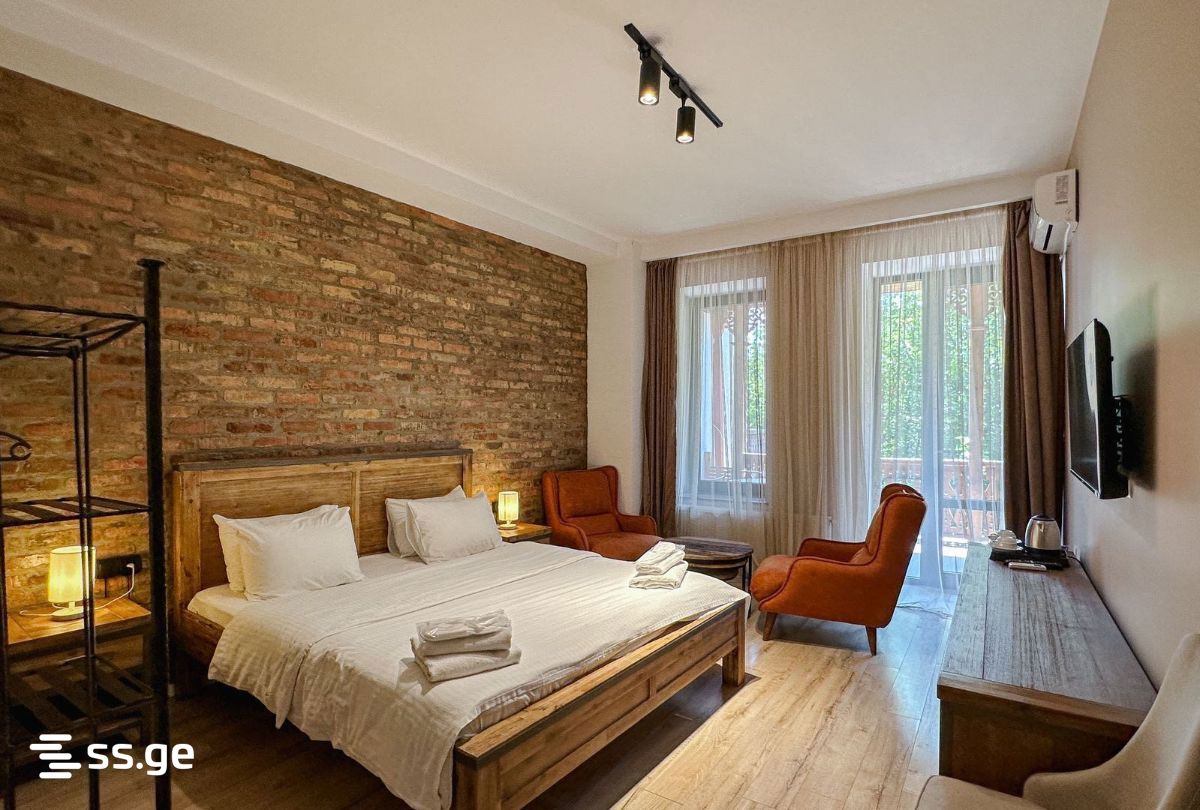 10 Room Hotel For Sale view 4