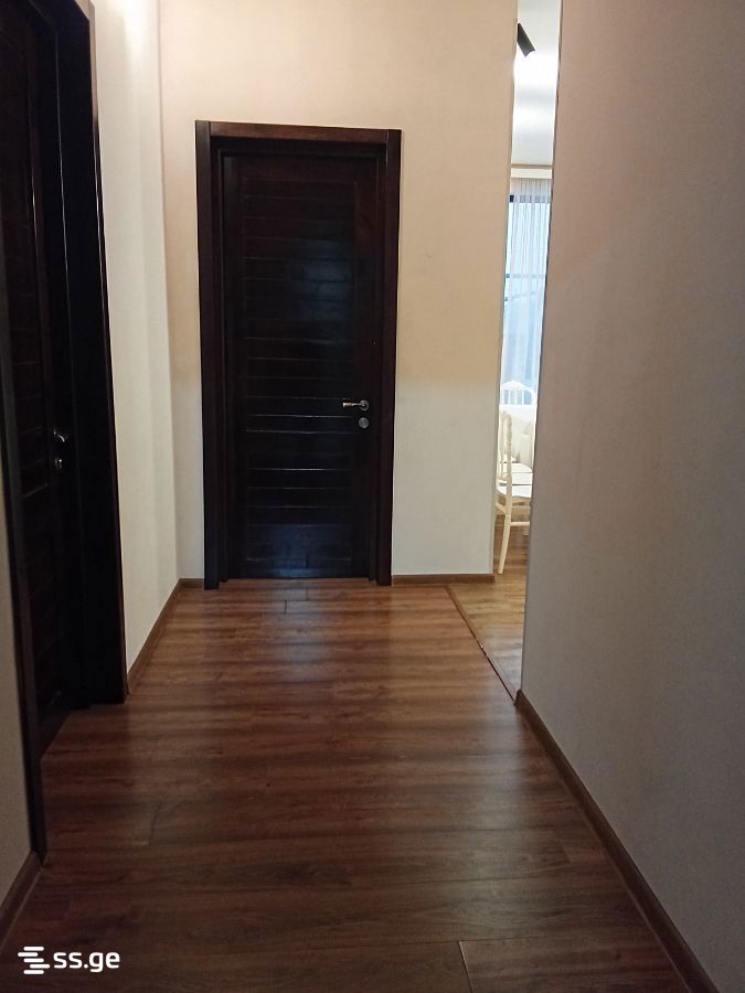 7 Room Private House For Sale view 2