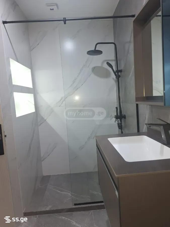 2 Room Flat For Rent. Makhindjauri view 3