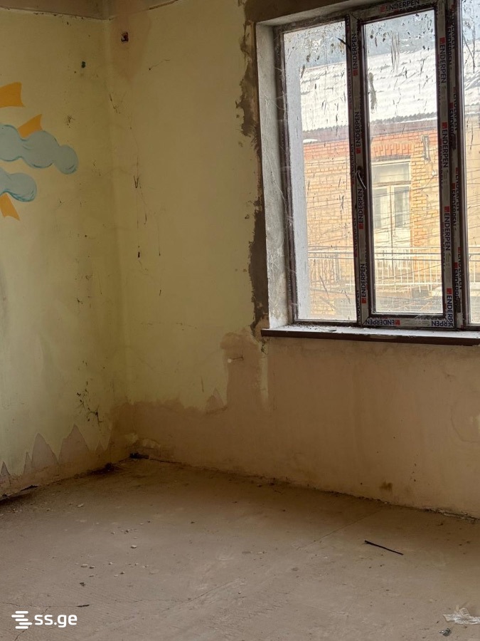 Commercial Space For Sale. Gori view 5