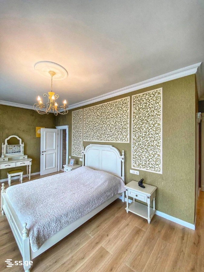 8 Room Private House For Rent. Makhindjauri view 4