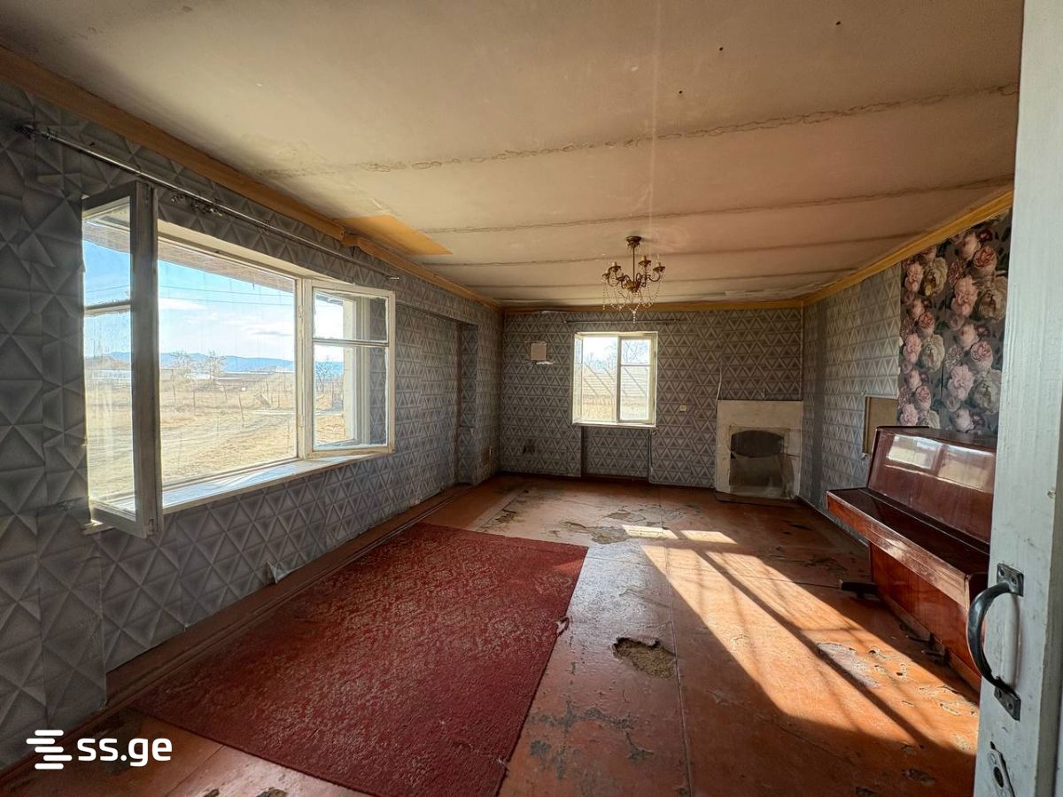 8 Room Private House For Sale view 4