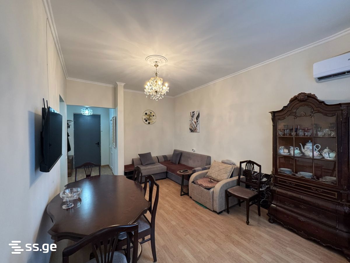 3 Room Flat For Sale view 3