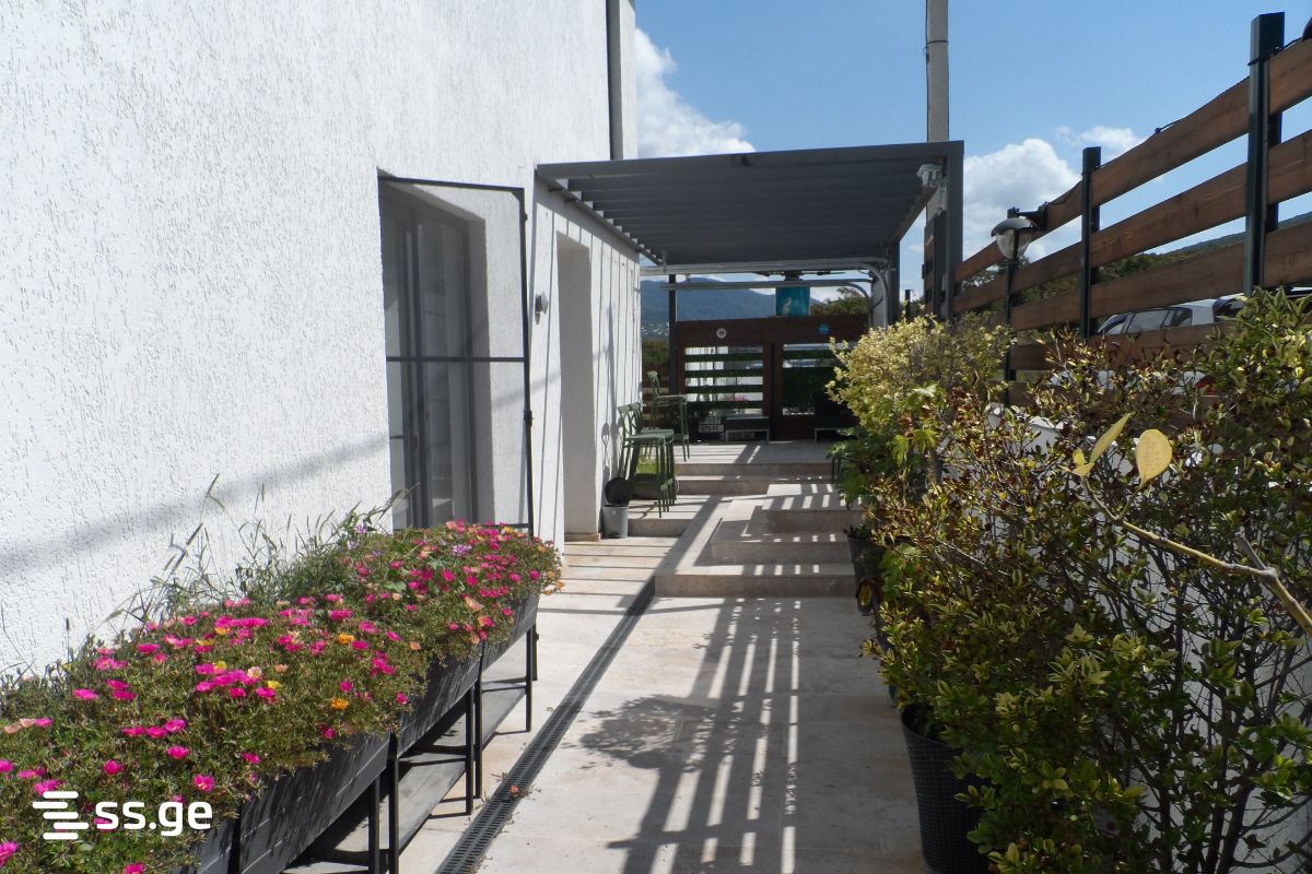 5 Room Private House For Sale view 3