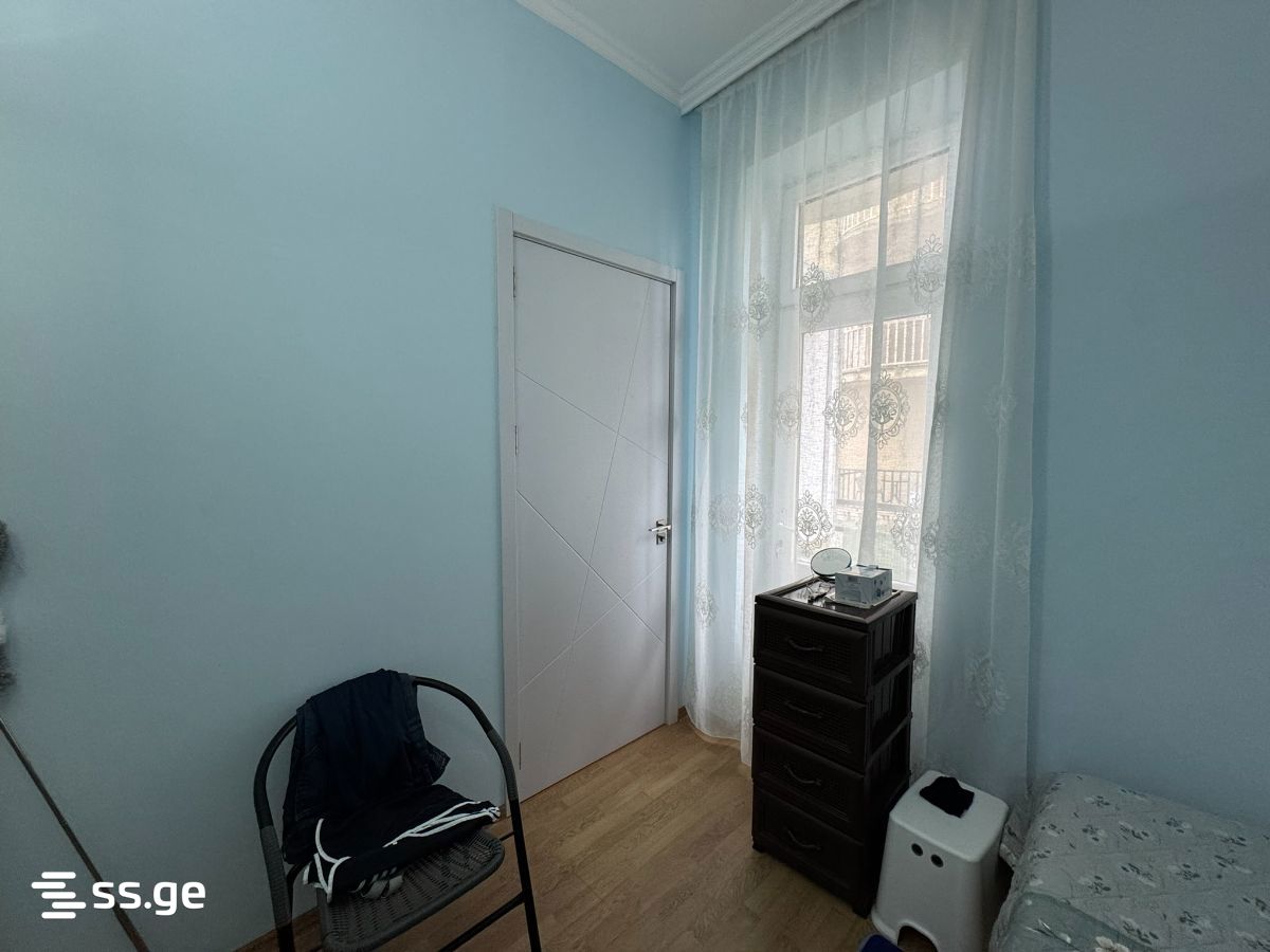 3 Room Flat For Sale view 5