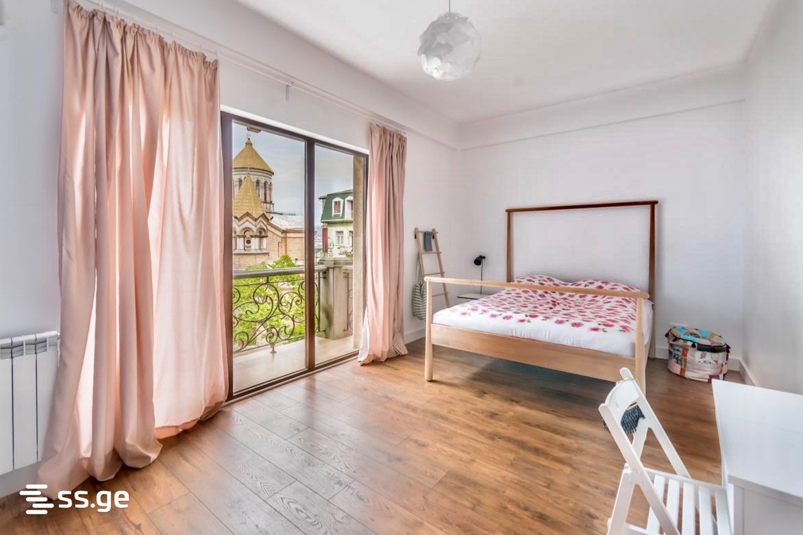 4 Room Apartment For Rent In Old Batumi District, In Batumi view 16