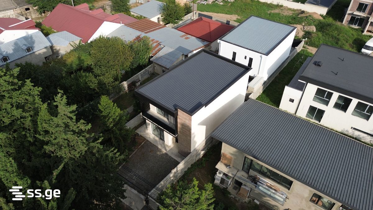 5 Room Private House For Sale view 2