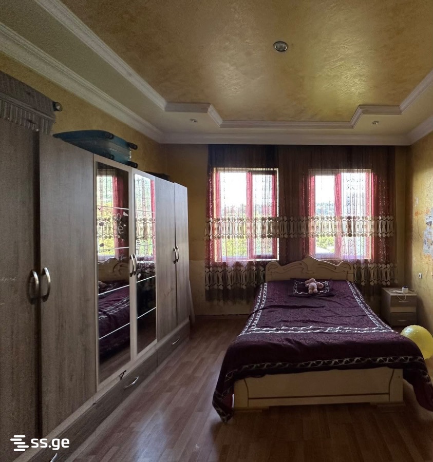 5 Room Private House For Sale view 3