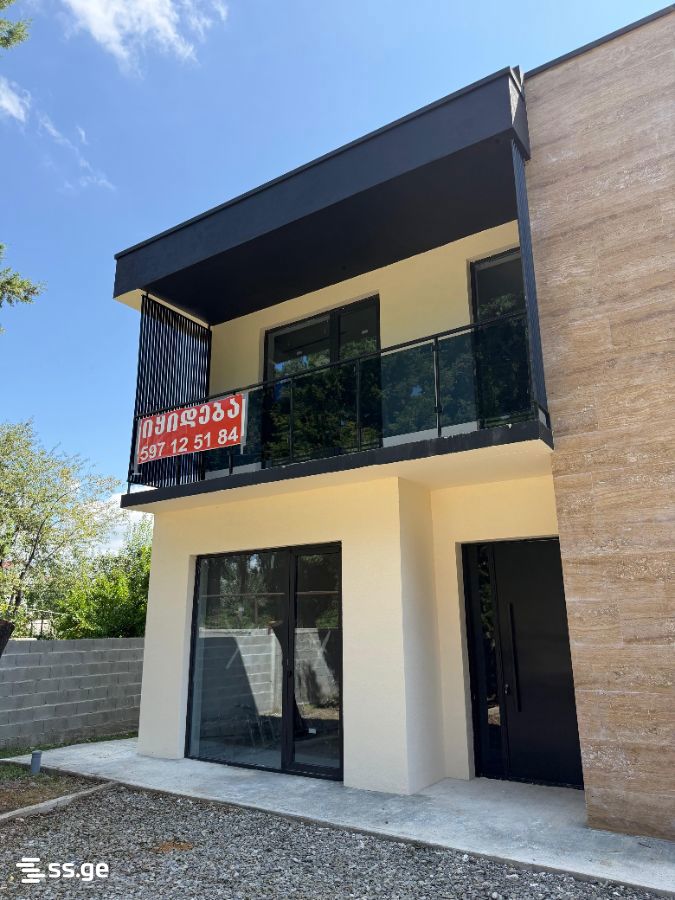 5 Room Private House For Sale view 1