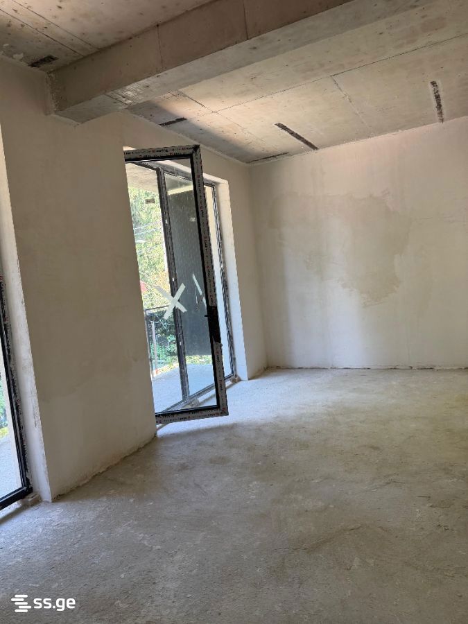 5 Room Private House For Sale view 3