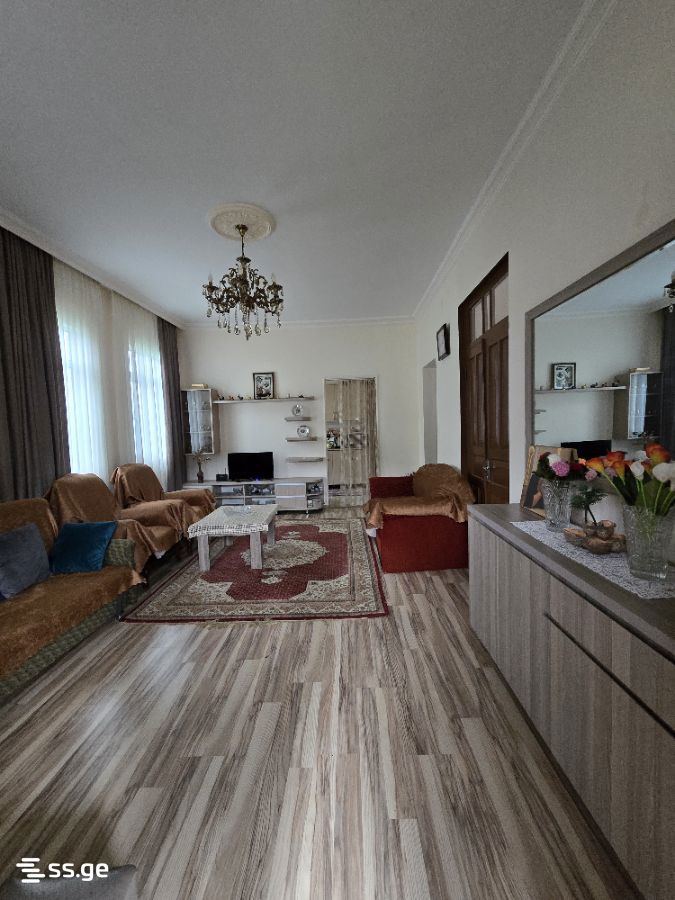 8 Room Private House For Sale view 1