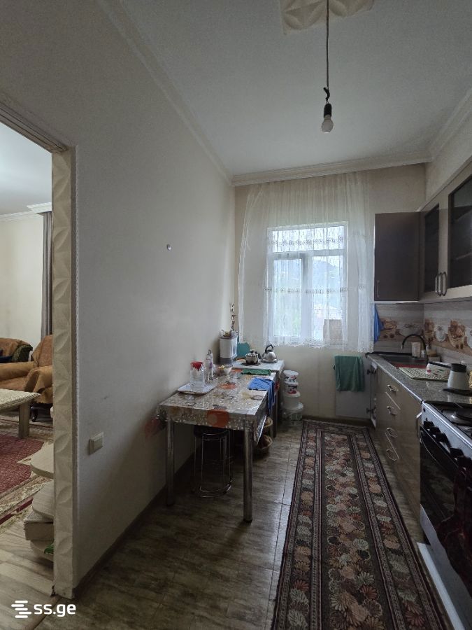 8 Room Private House For Sale view 3