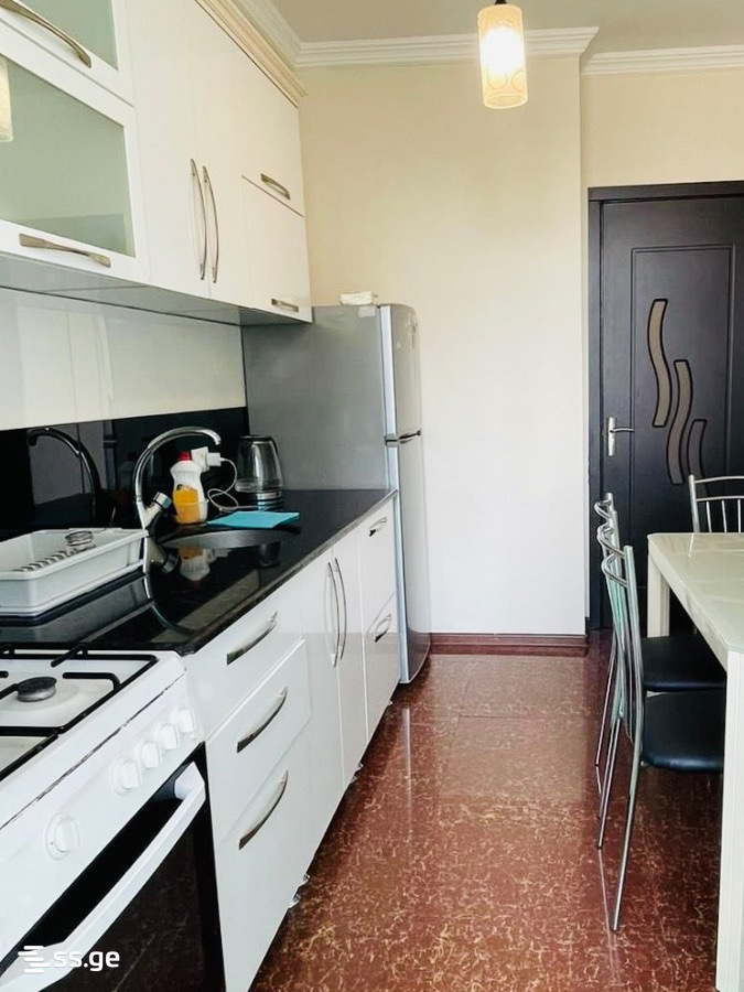 4-Room Apartment For Rent In Batumi, Alexandre Akhmeteli St, 3 view 18