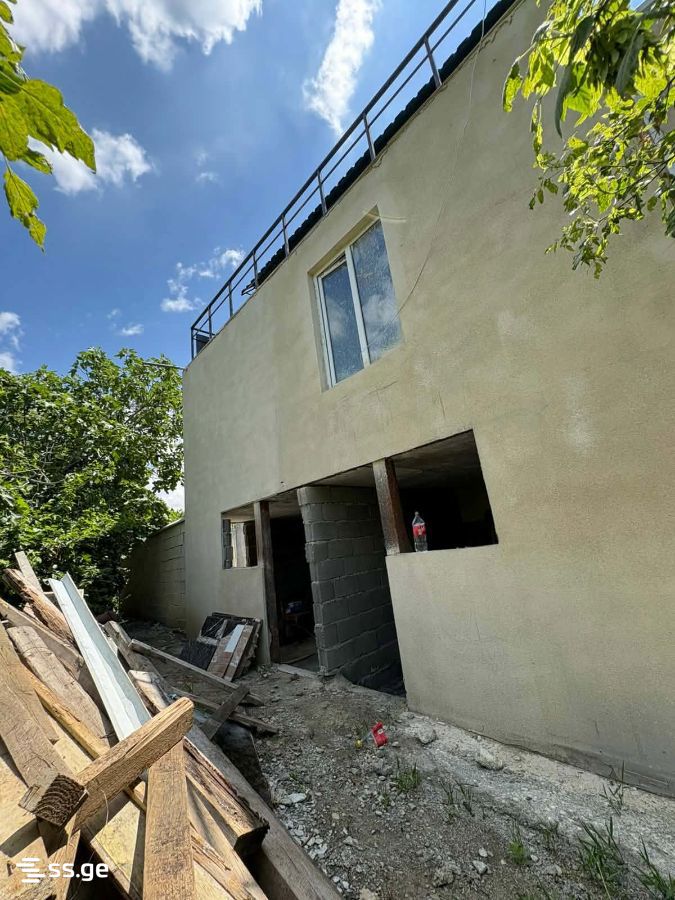 8 Room Private House For Sale view 4
