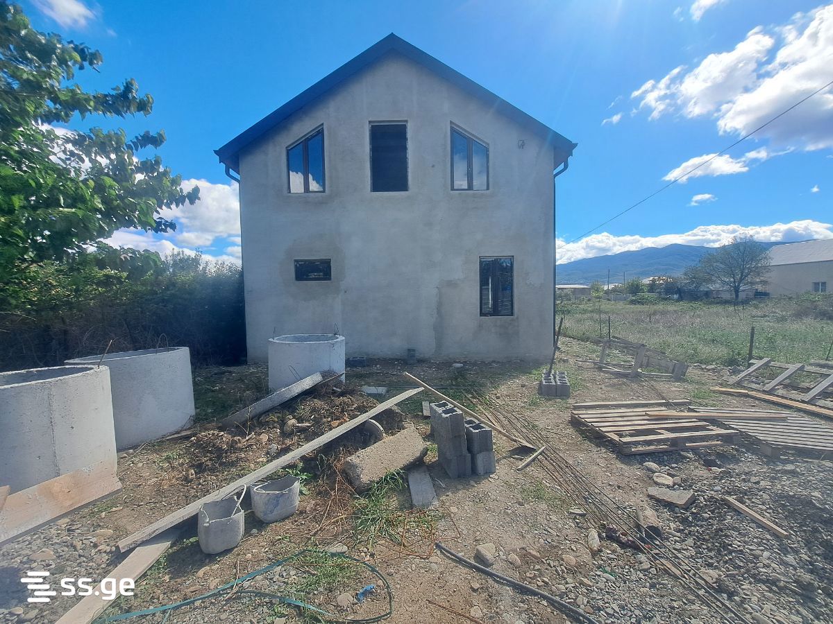7 Room Private House For Sale view 3