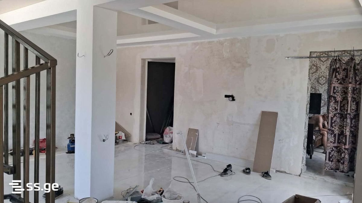 8 Room Private House For Sale view 10