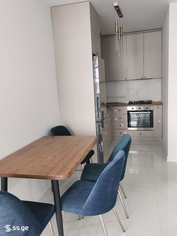 Продажа 2-комната Квартира view 1