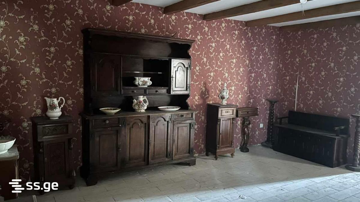 10 Room Hotel For Sale view 5