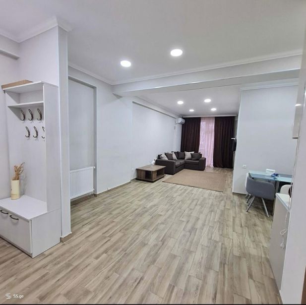 2部屋のマンション、Saburtalo