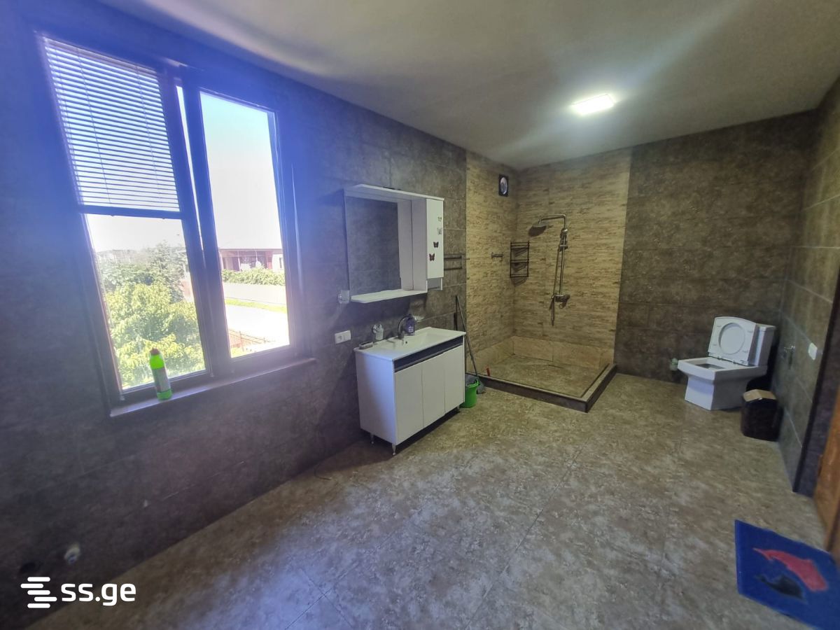 5 Room Private House For Rent. Poti view 11