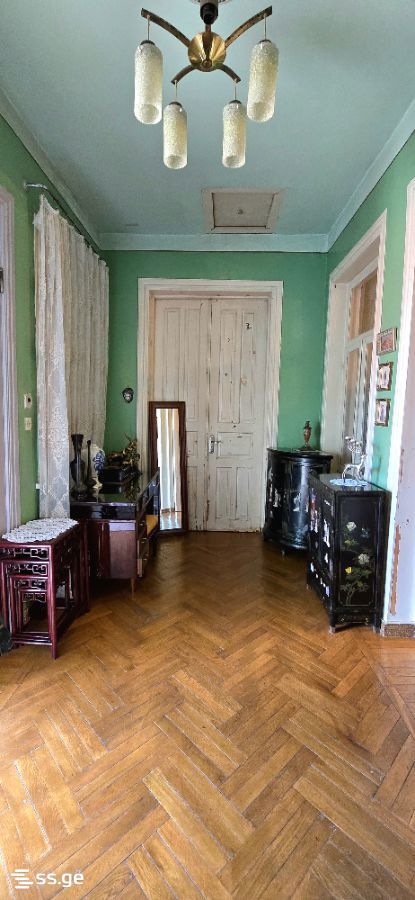 8 Room Private House For Sale view 12