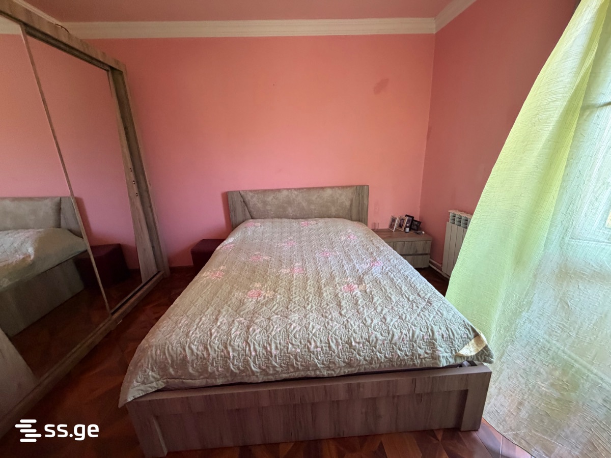 4 Room Private House For Sale view 2