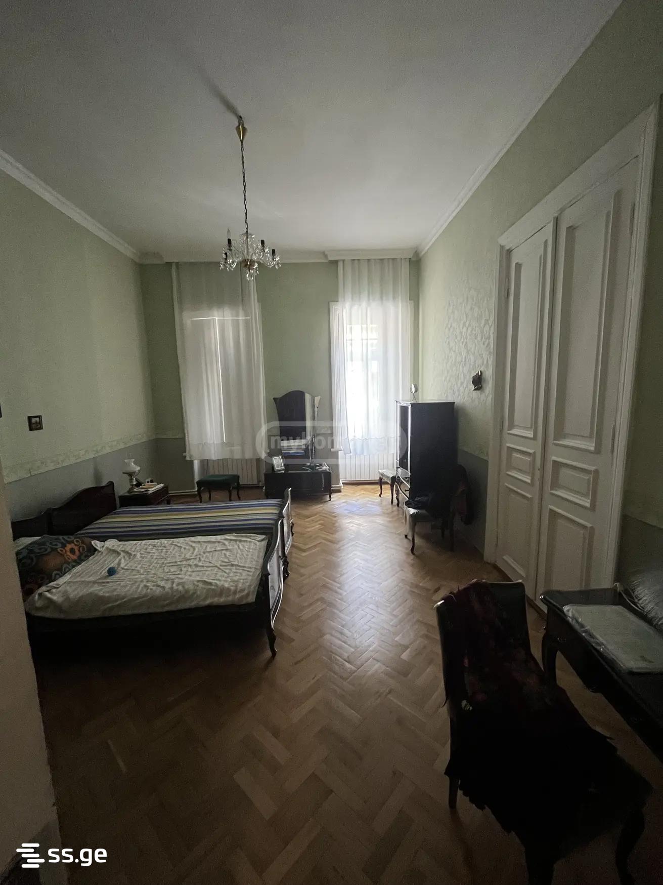 4 Room Private House For Sale view 6