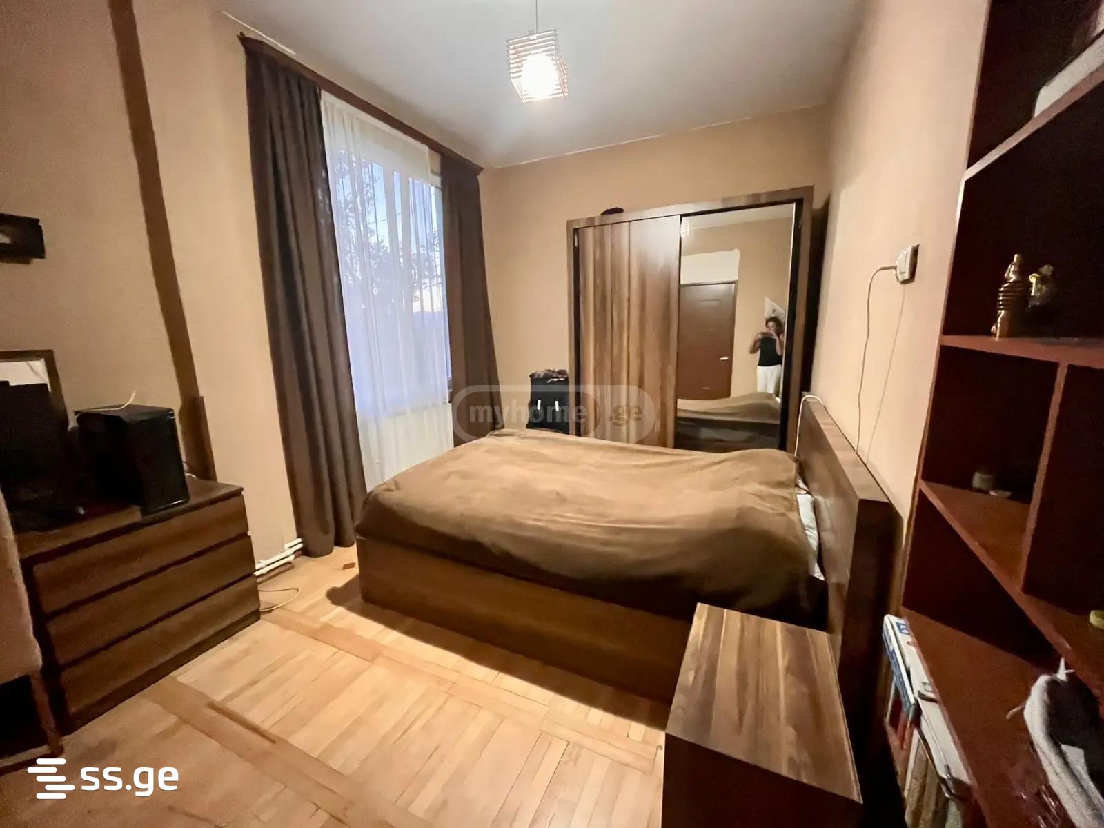 5 Room Private House For Sale view 2
