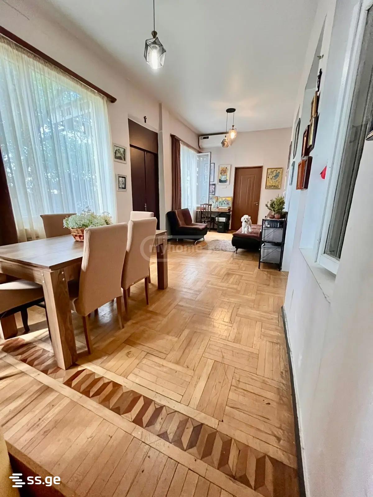 5 Room Private House For Sale view 3