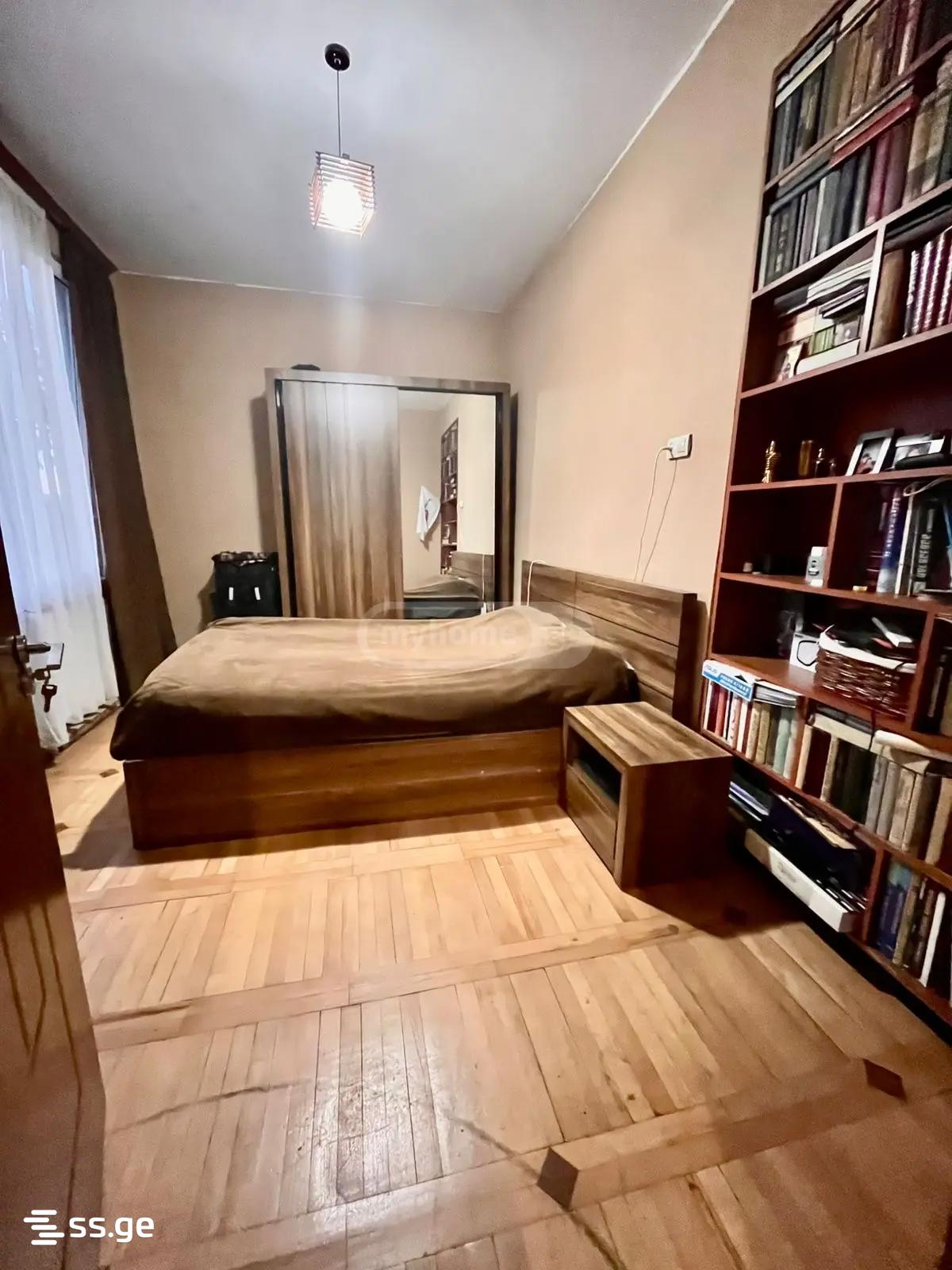 5 Room Private House For Sale view 4