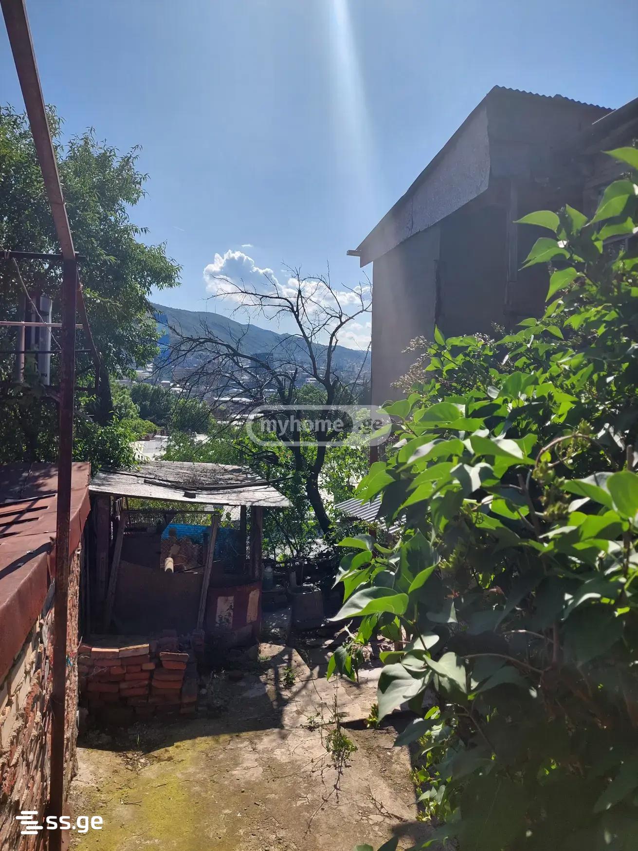 7 Room Private House For Sale view 4