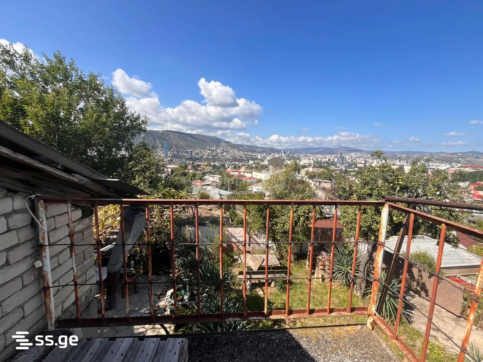 5 Room Private House For Sale view 9