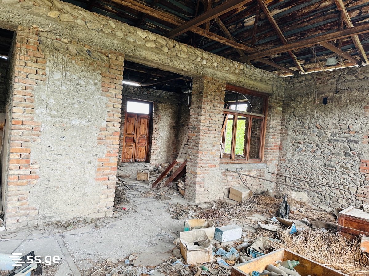 6 Room Private House For Sale view 5
