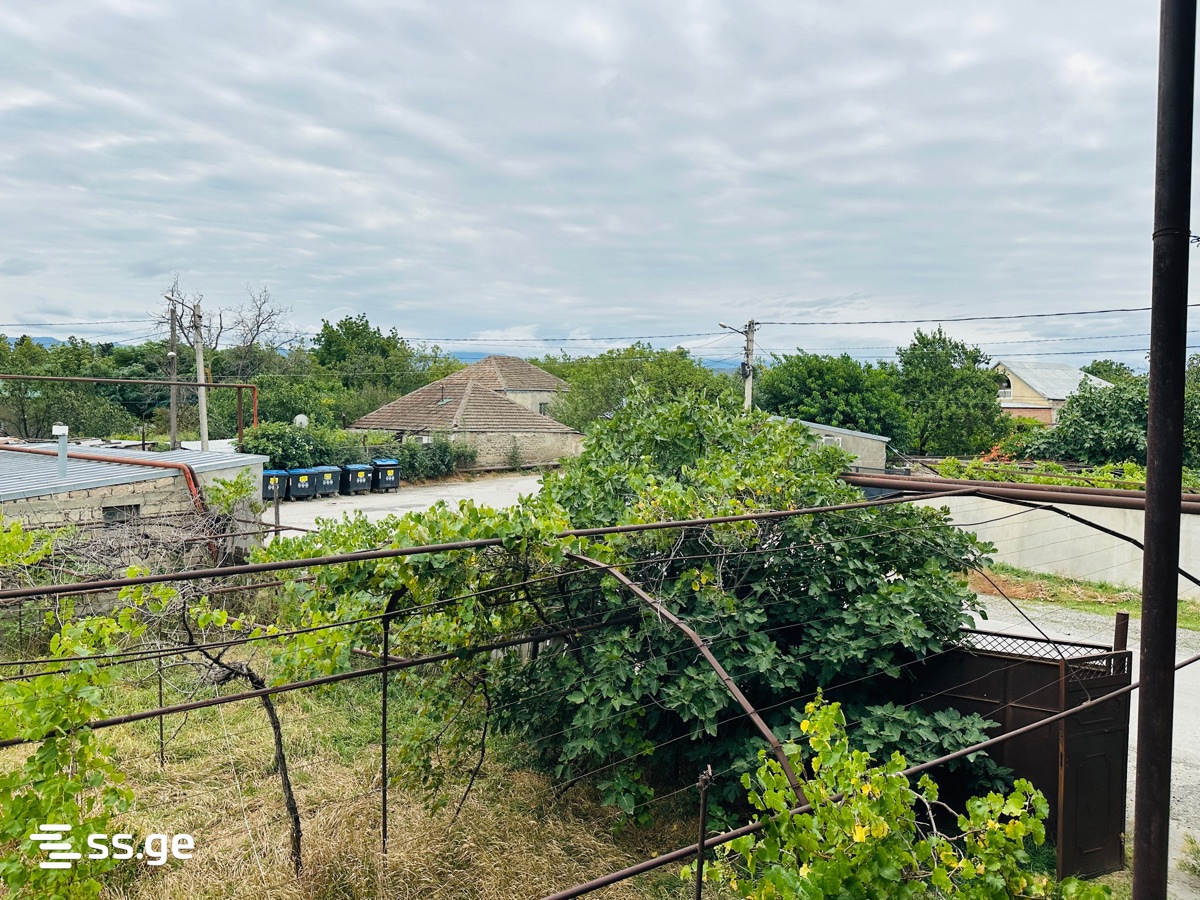6 Room Private House For Sale view 3