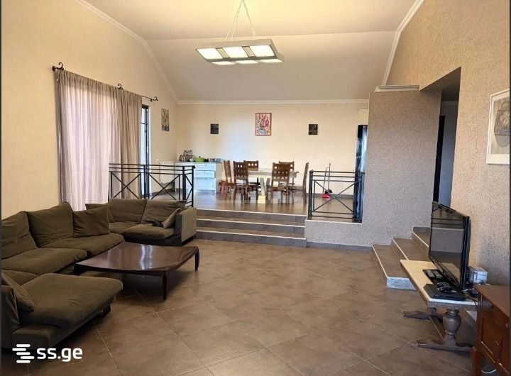 5 Room Private House For Sale view 9