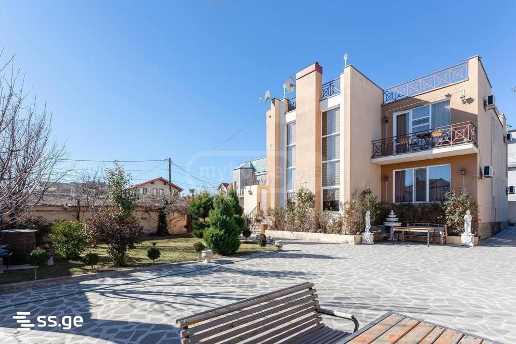 10 Room Hotel For Rent. Chugureti view 1